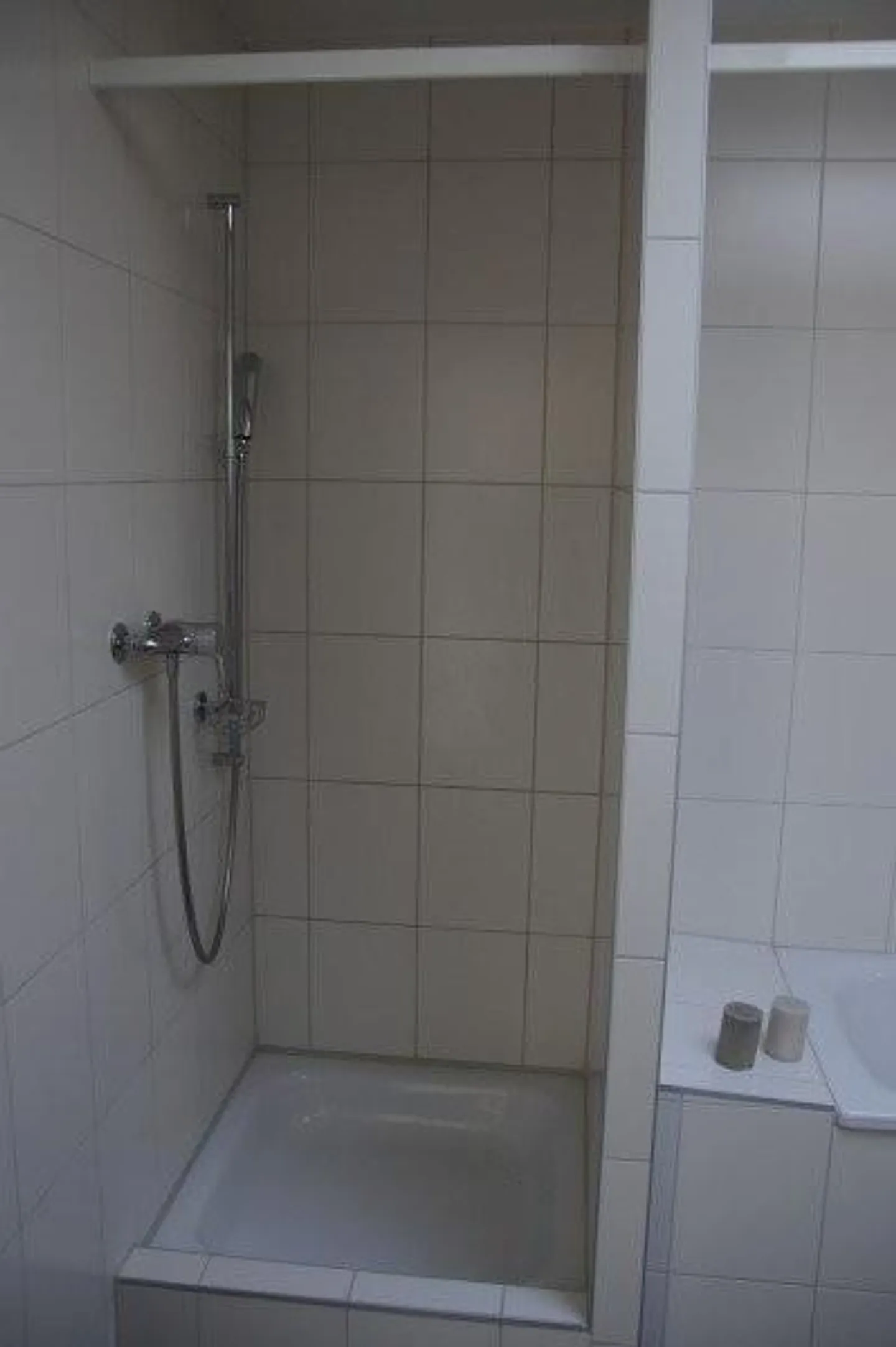 Appartement en attique de 4,5 pièces avec belle vue sur Biel - Photo 6 sur 11
