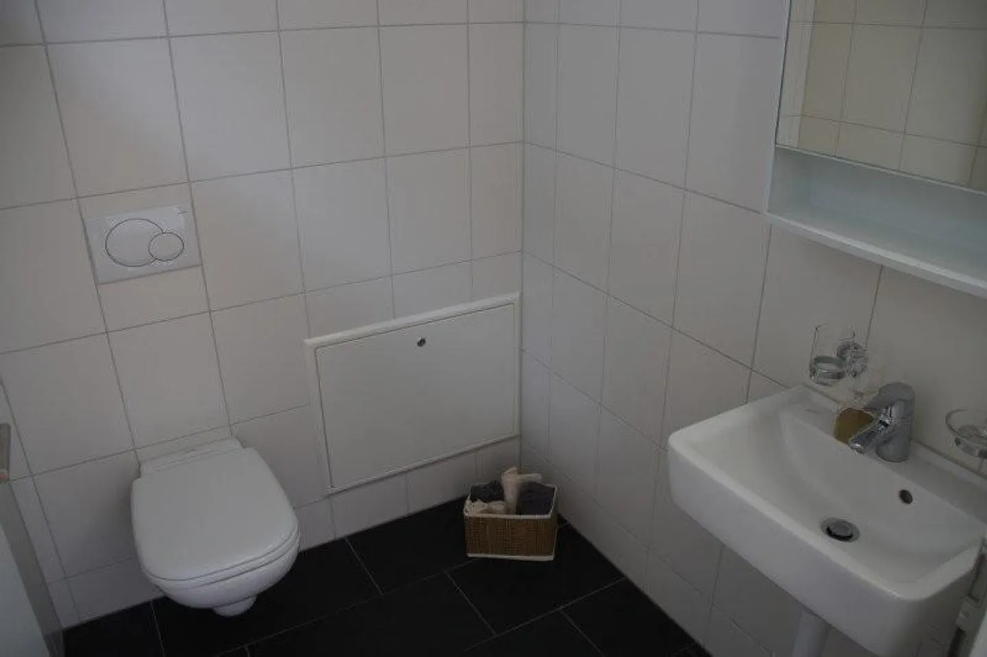 Appartement en attique de 4,5 pièces avec belle vue sur Biel - Photo 7 sur 11