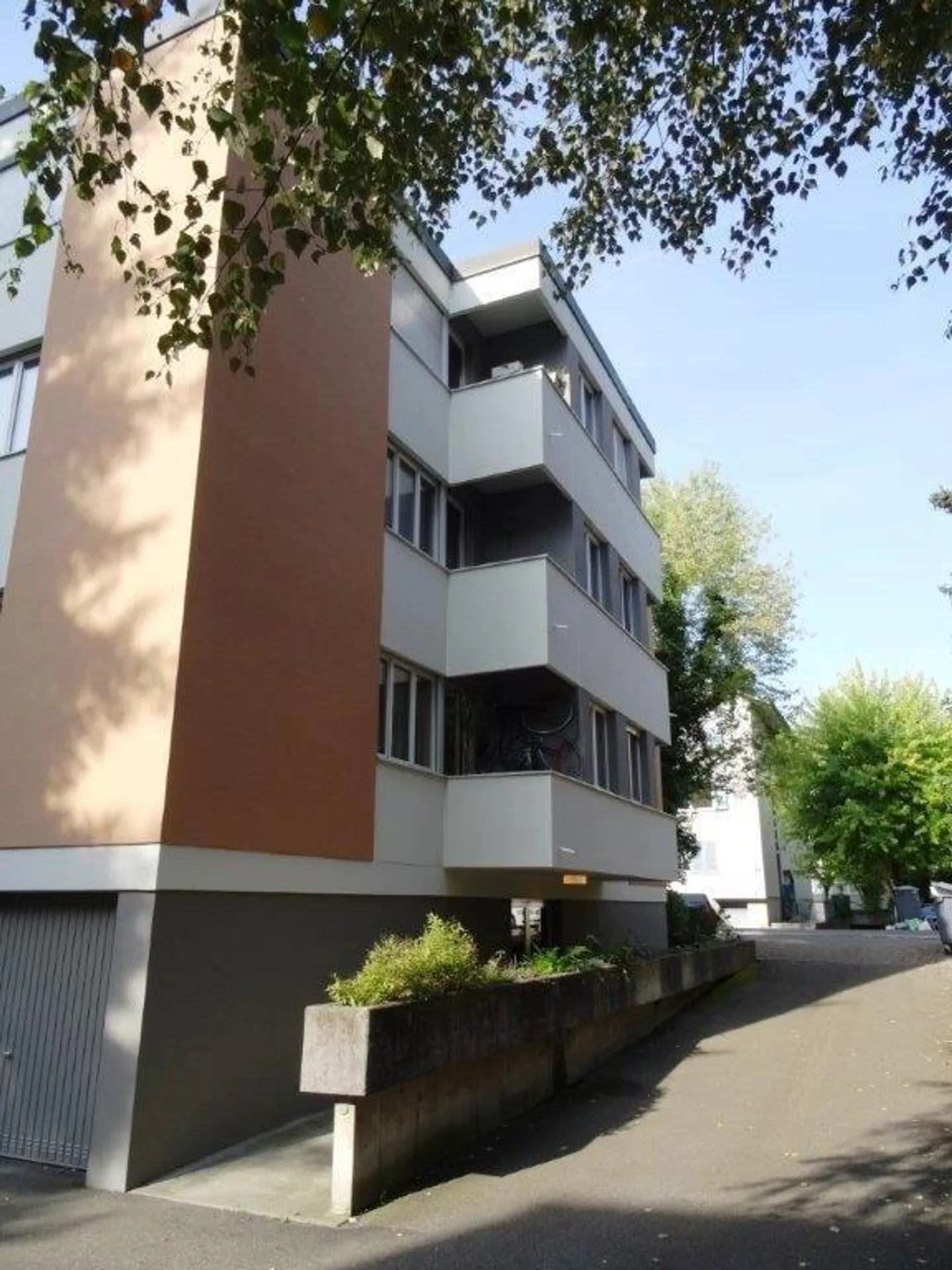 Near Berninaplatz, central yet quiet - Photo 1 of 6