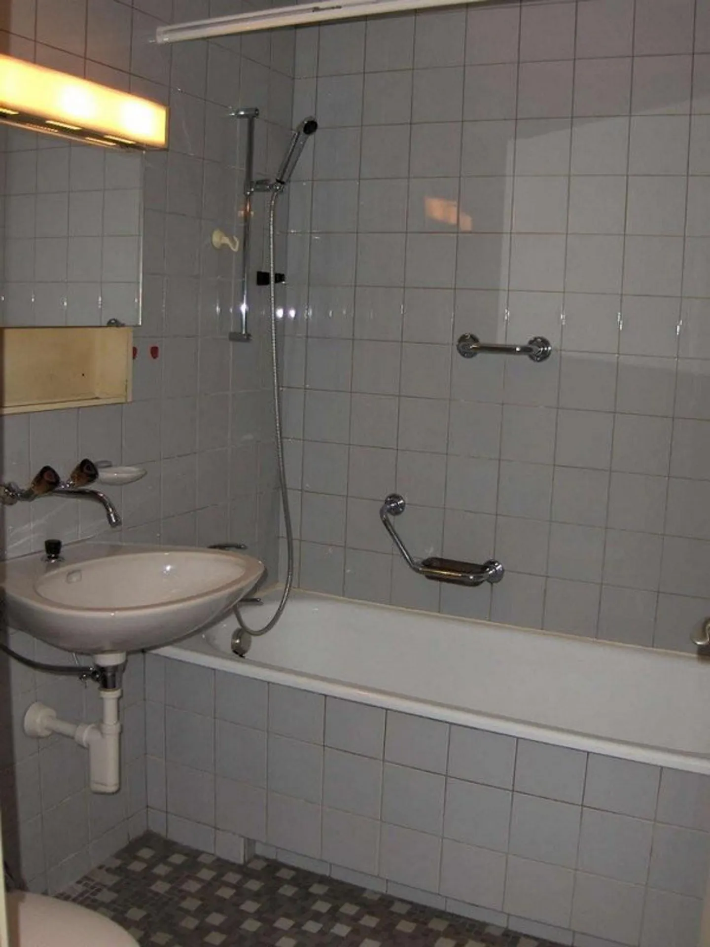 Near Berninaplatz, central yet quiet - Photo 4 of 6