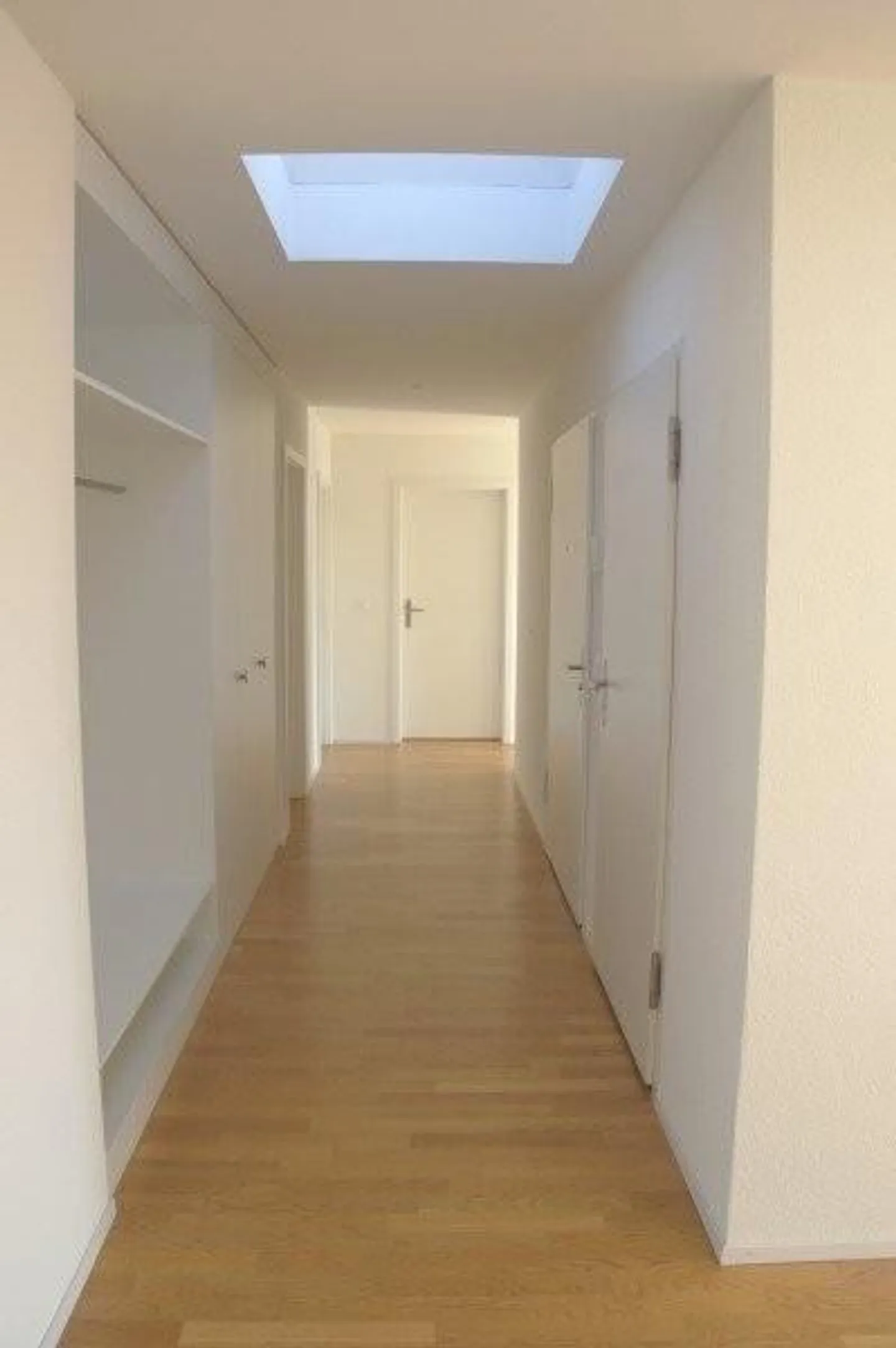 Appartement en attique de 4,5 pièces avec belle vue sur Biel - Photo 10 sur 11