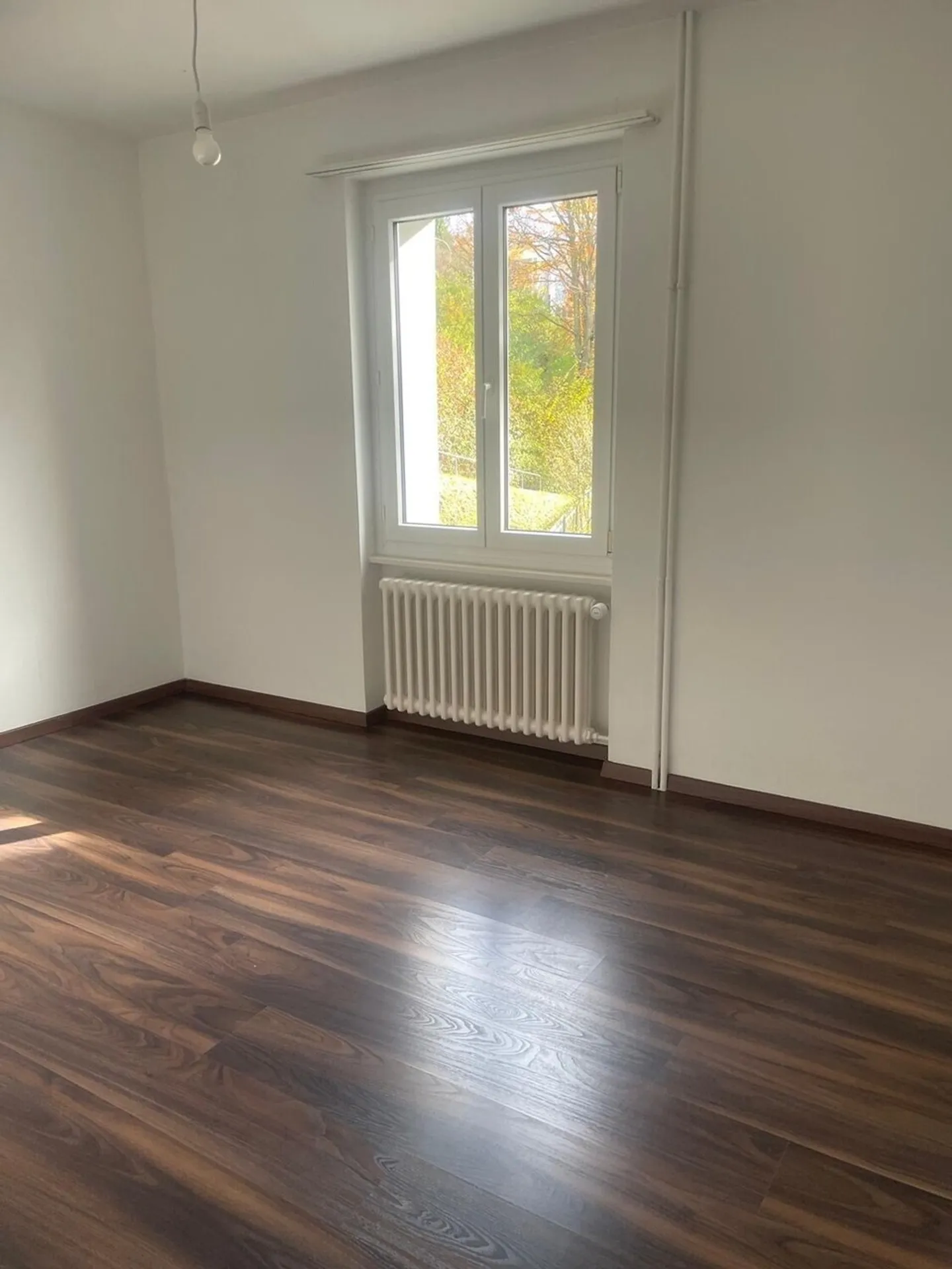 Helle und frisch renovierte 4-Zimmer-Wohnung mit Balkon und viel Platz - Photo 3 of 11
