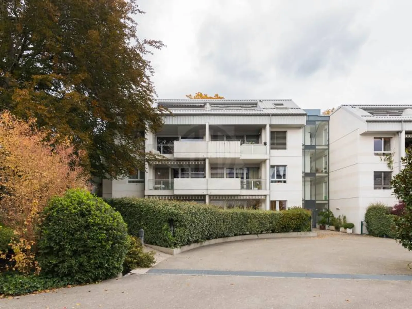 Pleasant Apartment - Bellevue - Photo 1 of 12