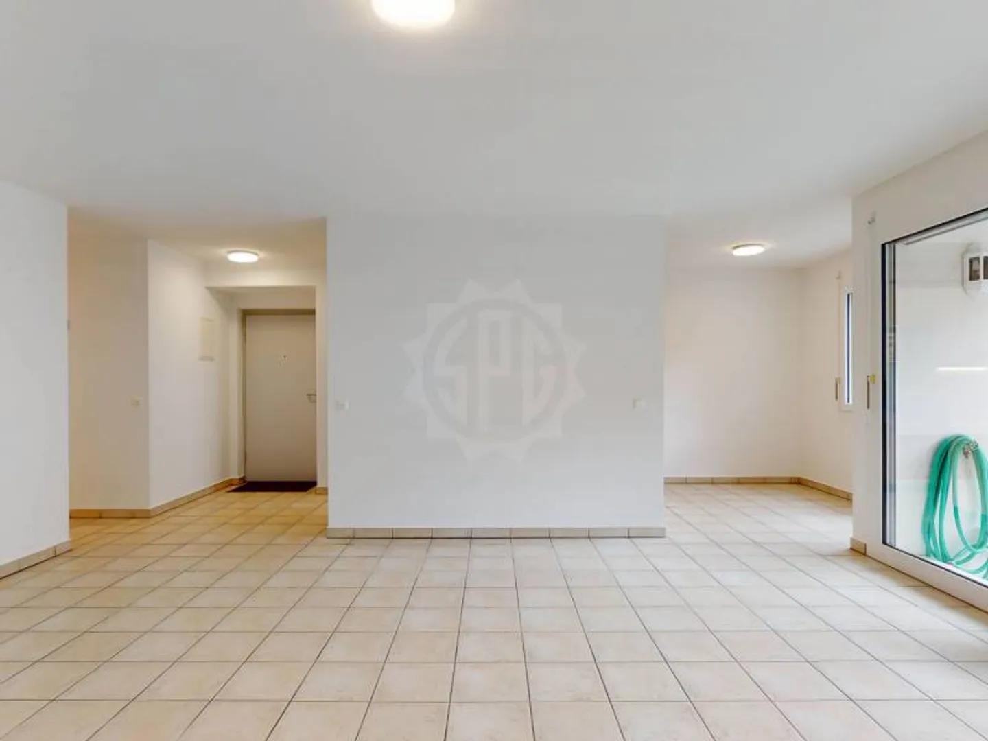 Pleasant Apartment - Bellevue - Photo 6 of 12