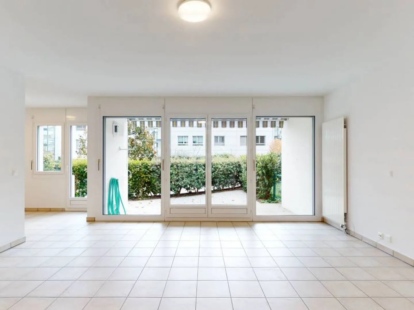 Pleasant Apartment - Bellevue - Photo 7 of 12