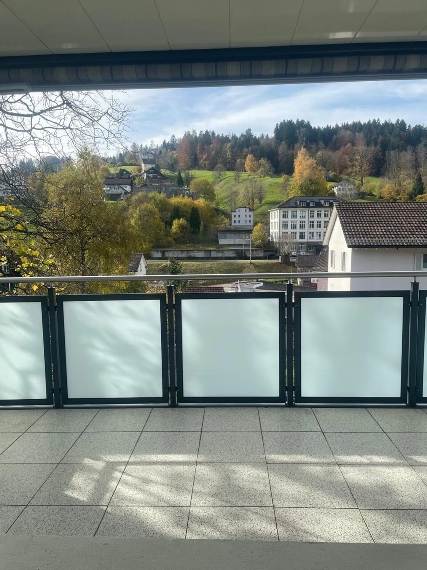 Helle und frisch renovierte 4-Zimmer-Wohnung mit Balkon und viel Platz - Photo 10 of 11