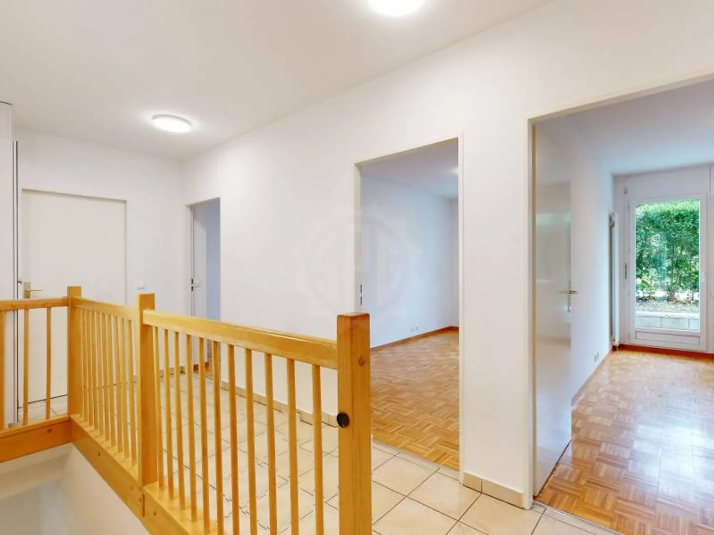 Pleasant Apartment - Bellevue - Photo 8 of 12