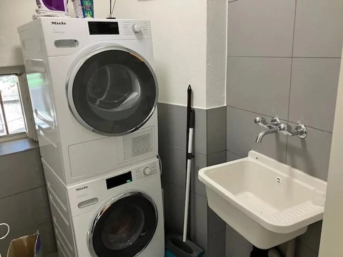 Mixed-use building - Photo 7 of 12