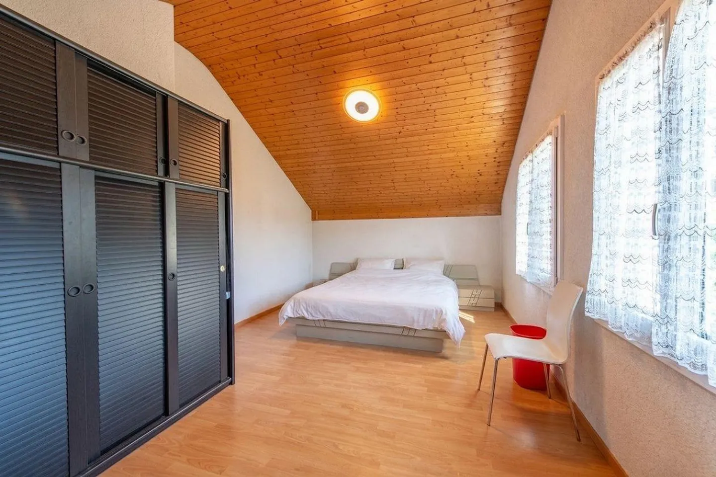 Une maison pour arriver : Maison de coin bien entretenue avec jardin et W... - Photo 9 sur 13
