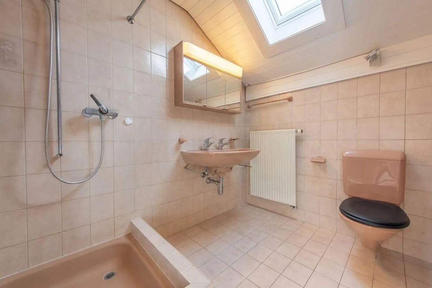 Une maison pour arriver : Maison de coin bien entretenue avec jardin et W... - Photo 11 sur 13