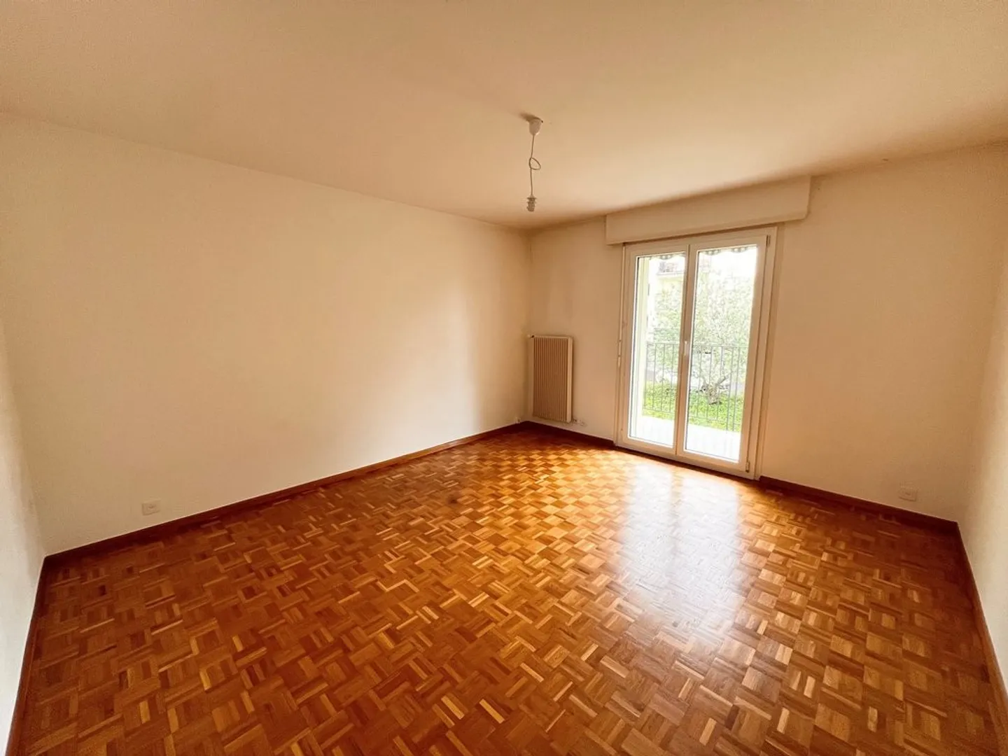 Apartment near shops - Photo 2 of 5