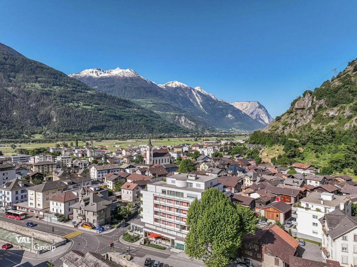 Aussergewöhnliche Attikawohnung in Steg - Foto 8 von 8