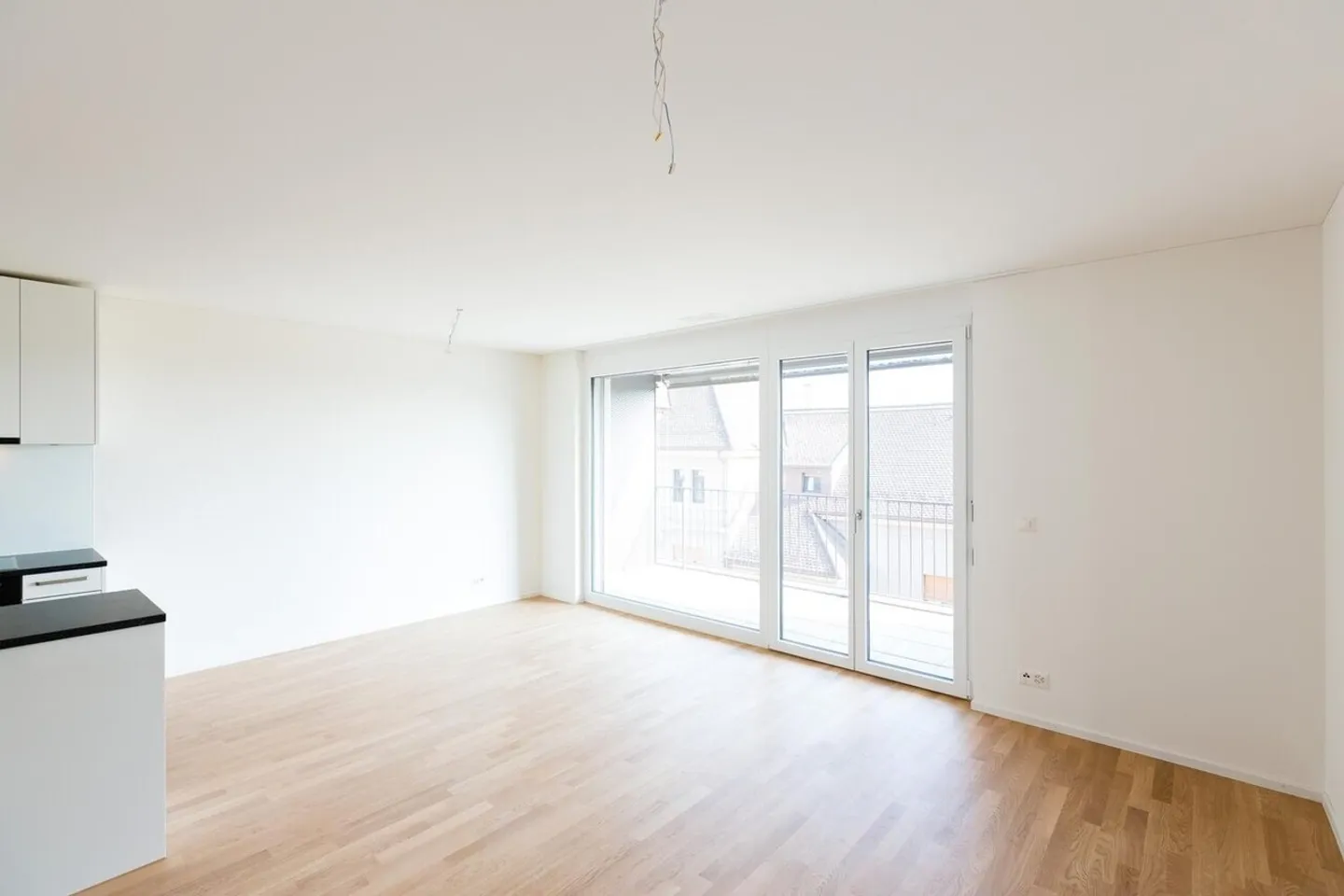 Appartement familial de 4,5 pièces avec deux jardins privés - Photo 3 sur 8