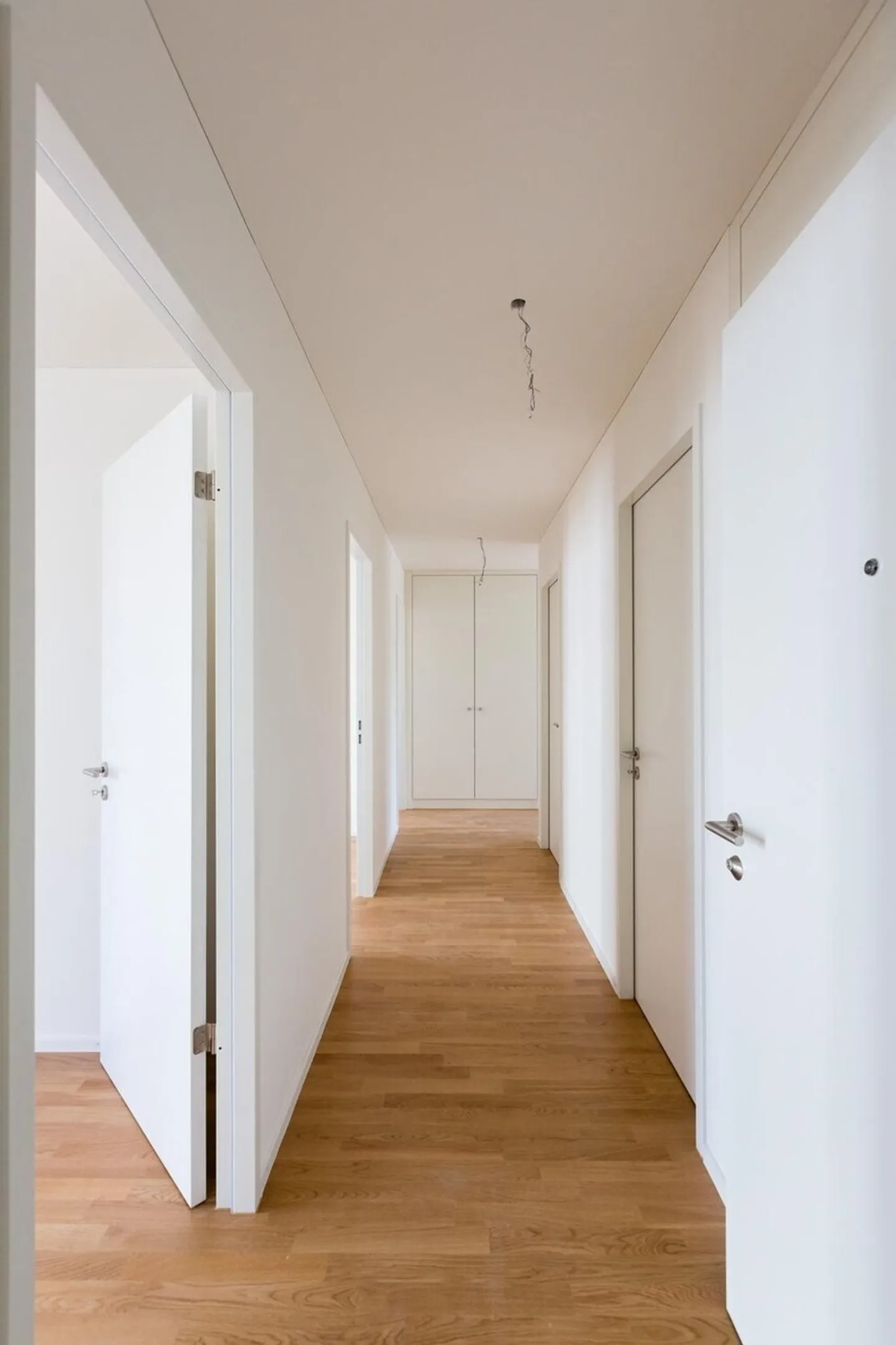 Appartement familial de 4,5 pièces avec deux jardins privés - Photo 2 sur 8