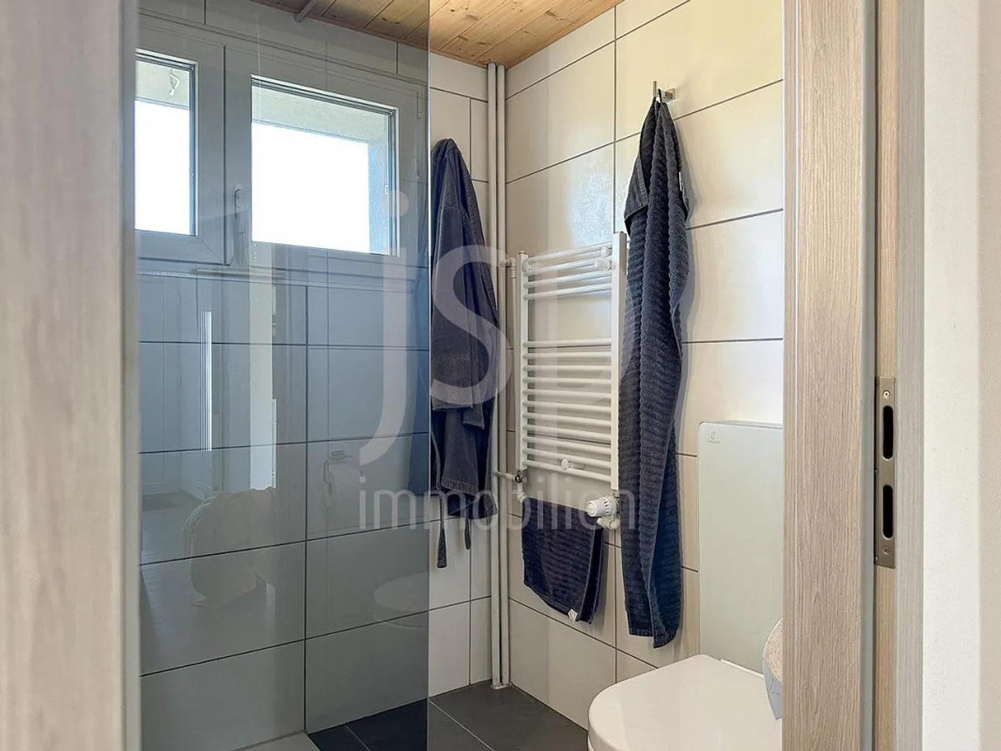 Practical 4 Room House with Large Plot - Photo 8 of 23