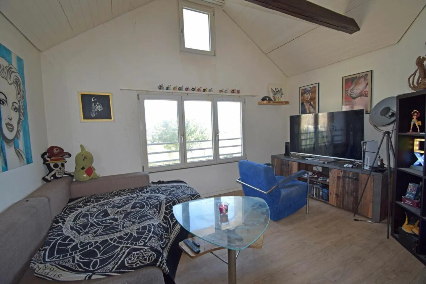 Residential and commercial building in a central location - Photo 8 of 17