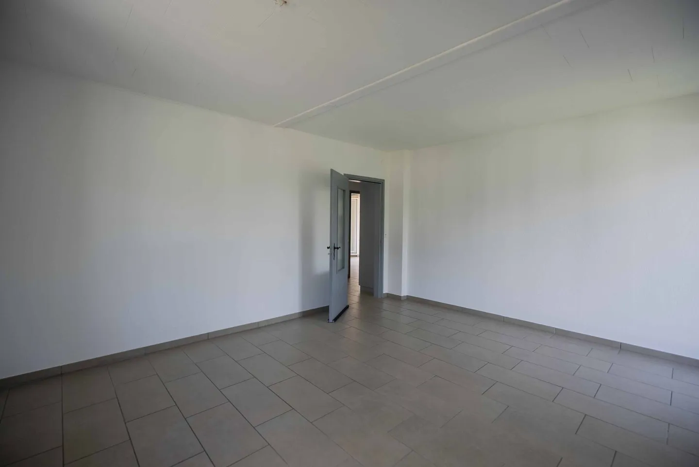 Nous louons un appartement lumineux de 3,5 pièces dans un petit complexe résidentiel - Photo 13 sur 14
