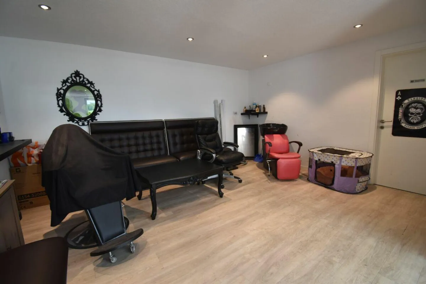 Residential and commercial building in a central location - Photo 14 of 17