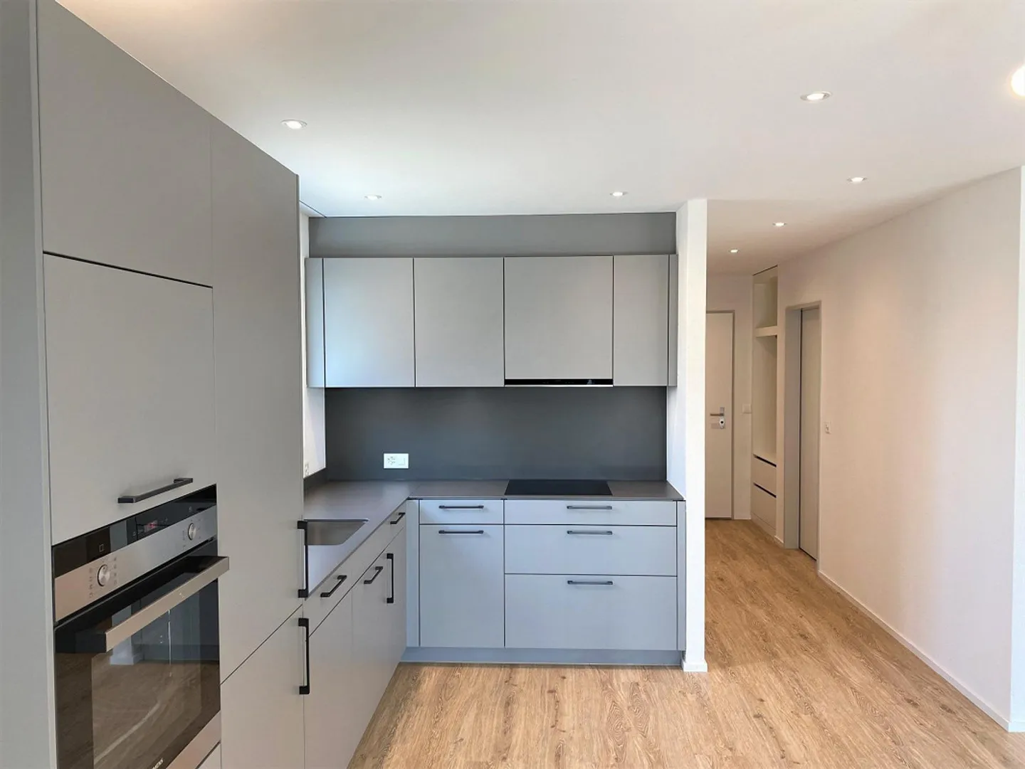 Top 2.5-Room Apartment on the Ground Floor with South Orientation - Photo 2 of 15