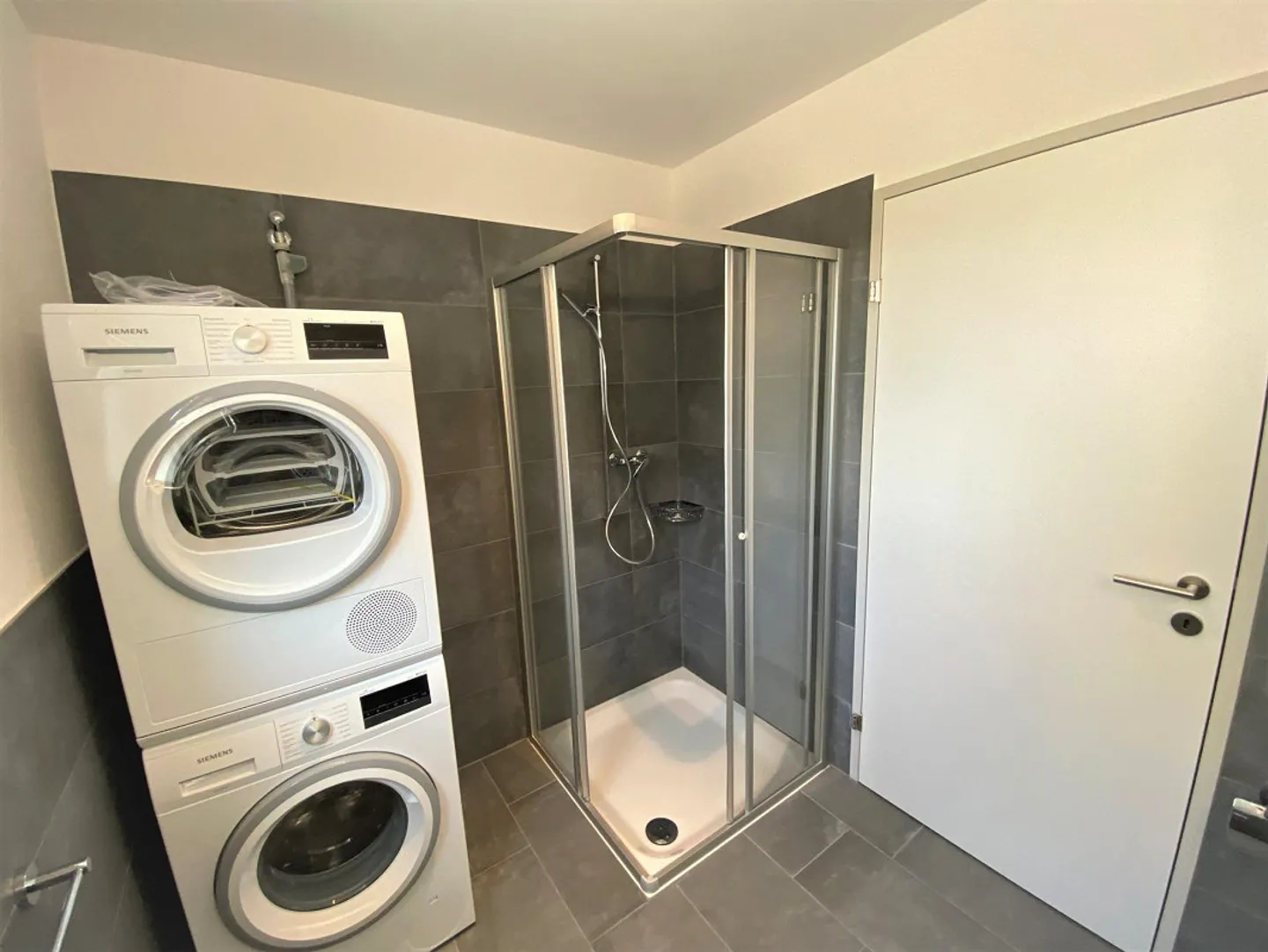 Top 2.5-Room Apartment on the Ground Floor with South Orientation - Photo 12 of 15
