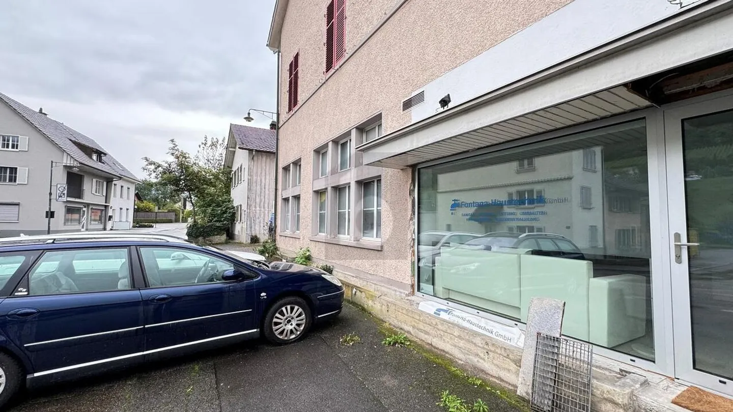 SPAZIO COMMERCIALE RAPPRESENTATIVO CON MAGAZZINO - Foto 3 di 5