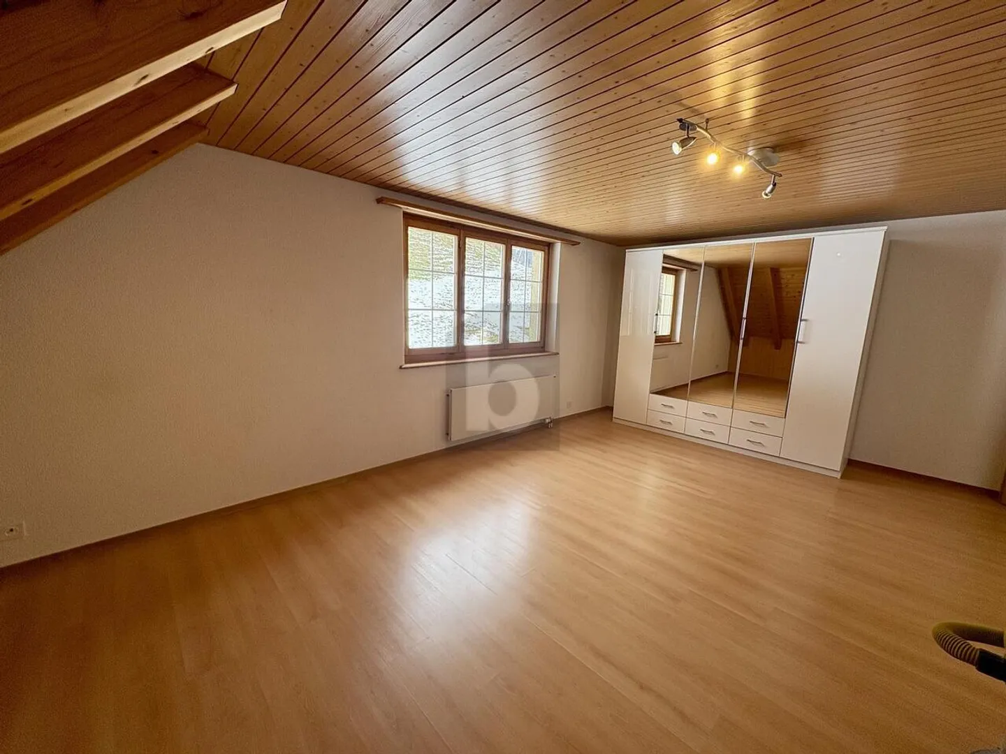 Grosszügige Wohnung mit Balkon - Foto 4 von 6