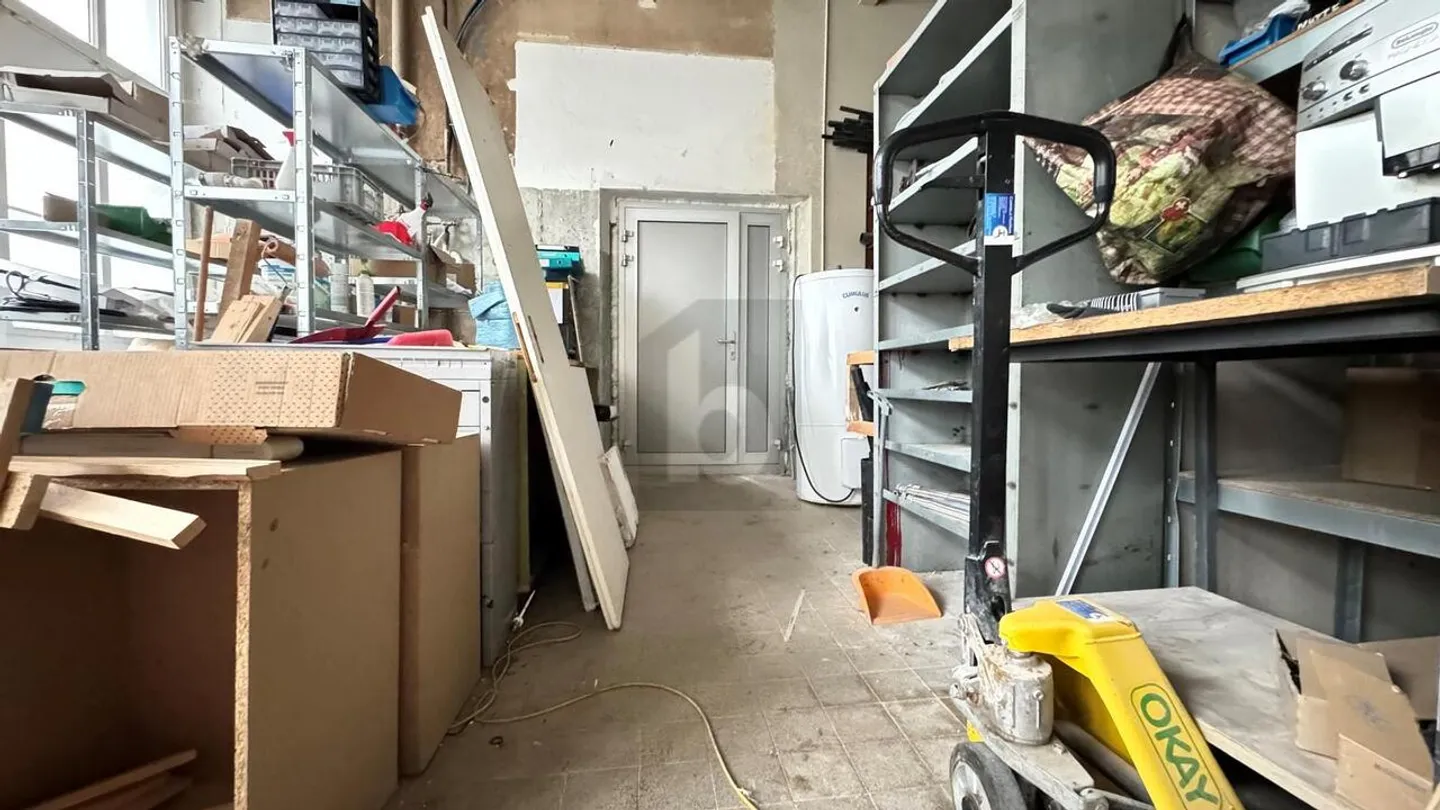 SPAZIO COMMERCIALE RAPPRESENTATIVO CON MAGAZZINO - Foto 4 di 5