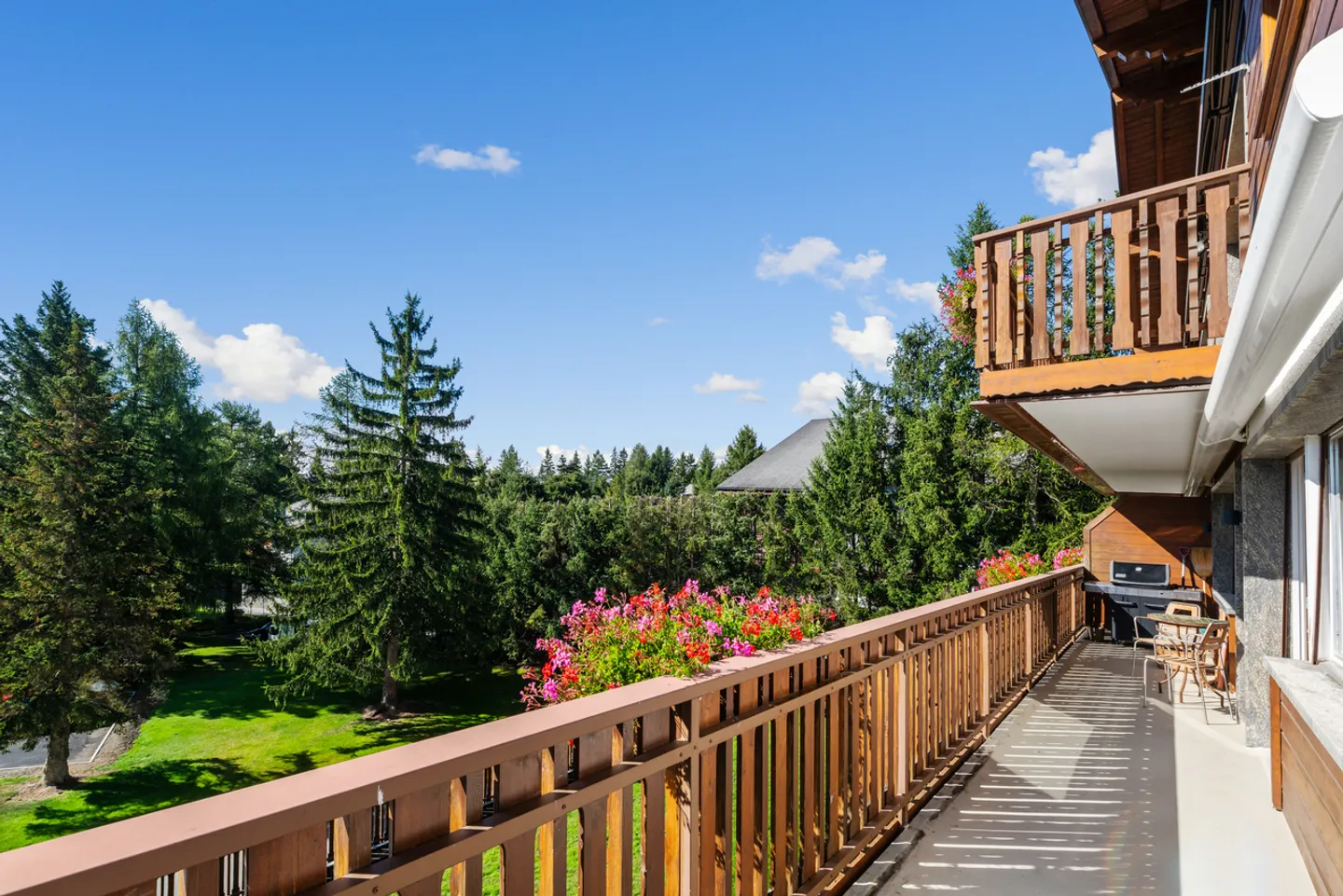 4006. 4,5-Zimmer Luxuswohnung, nahe dem Zentrum von Crans - Foto 4 von 21