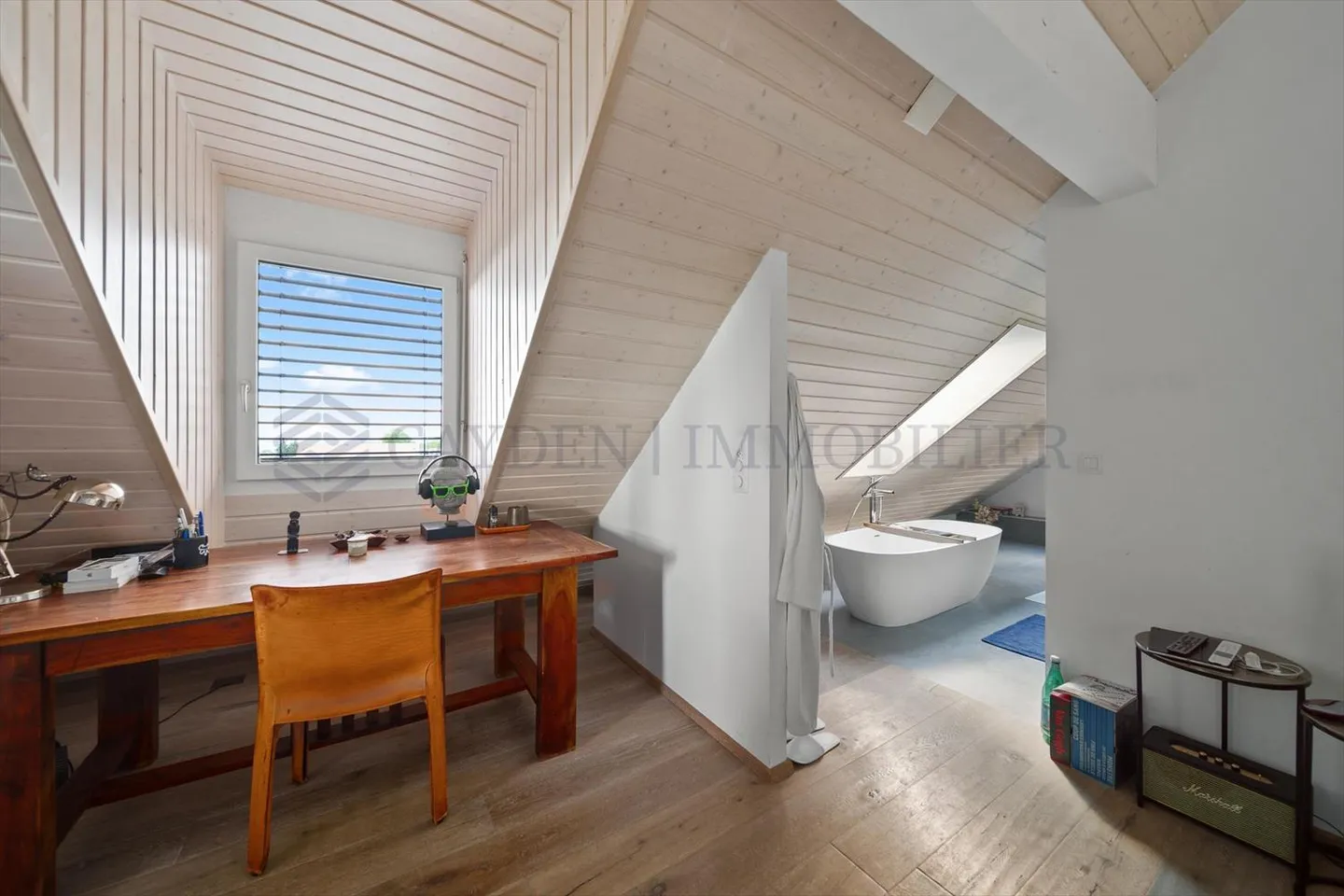 Exklusiv !! Superbe 6.5 Zimmer im letzten Stock, mit Blick auf den See - Foto 11 von 13