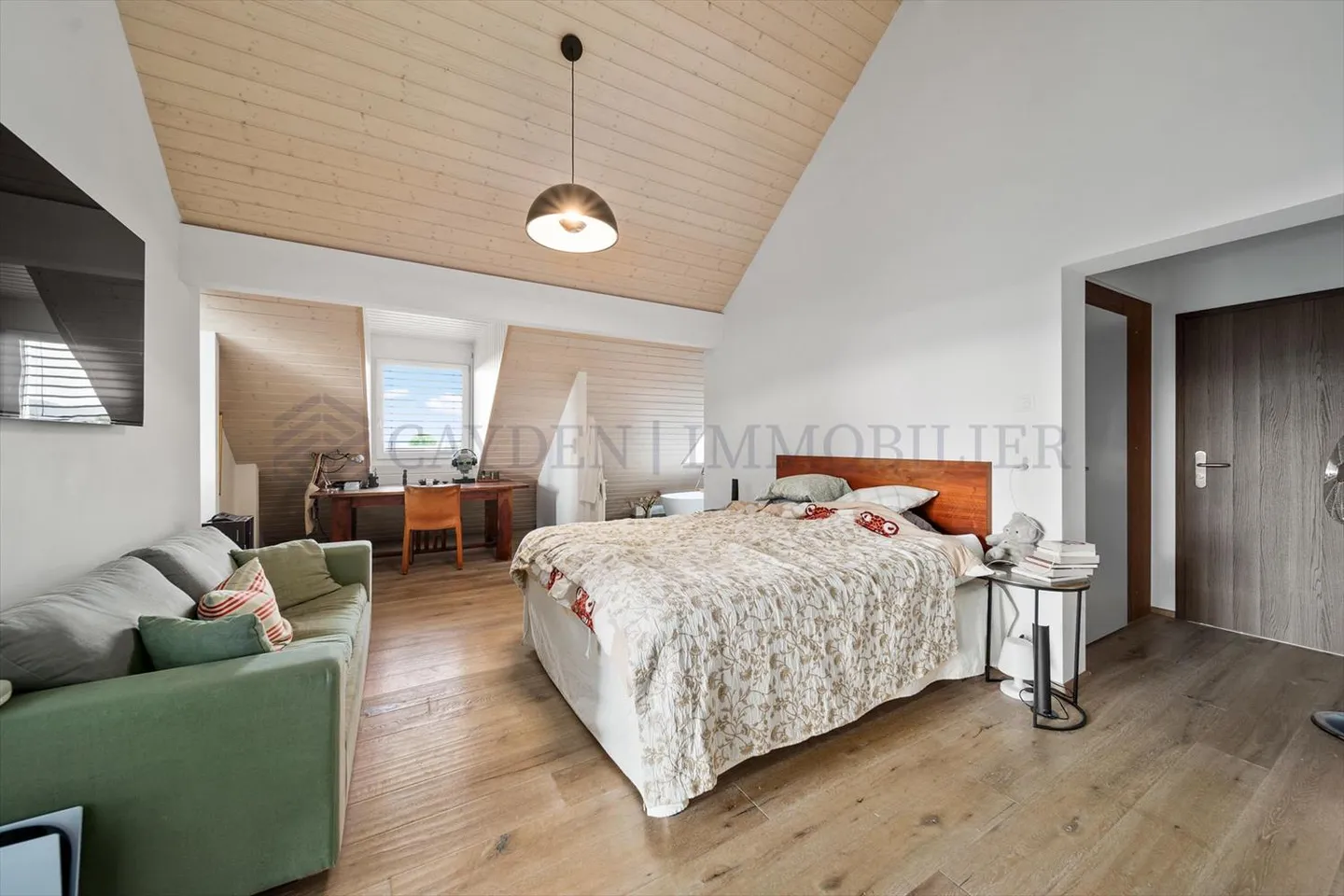 Exklusiv !! Superbe 6.5 Zimmer im letzten Stock, mit Blick auf den See - Foto 13 von 13