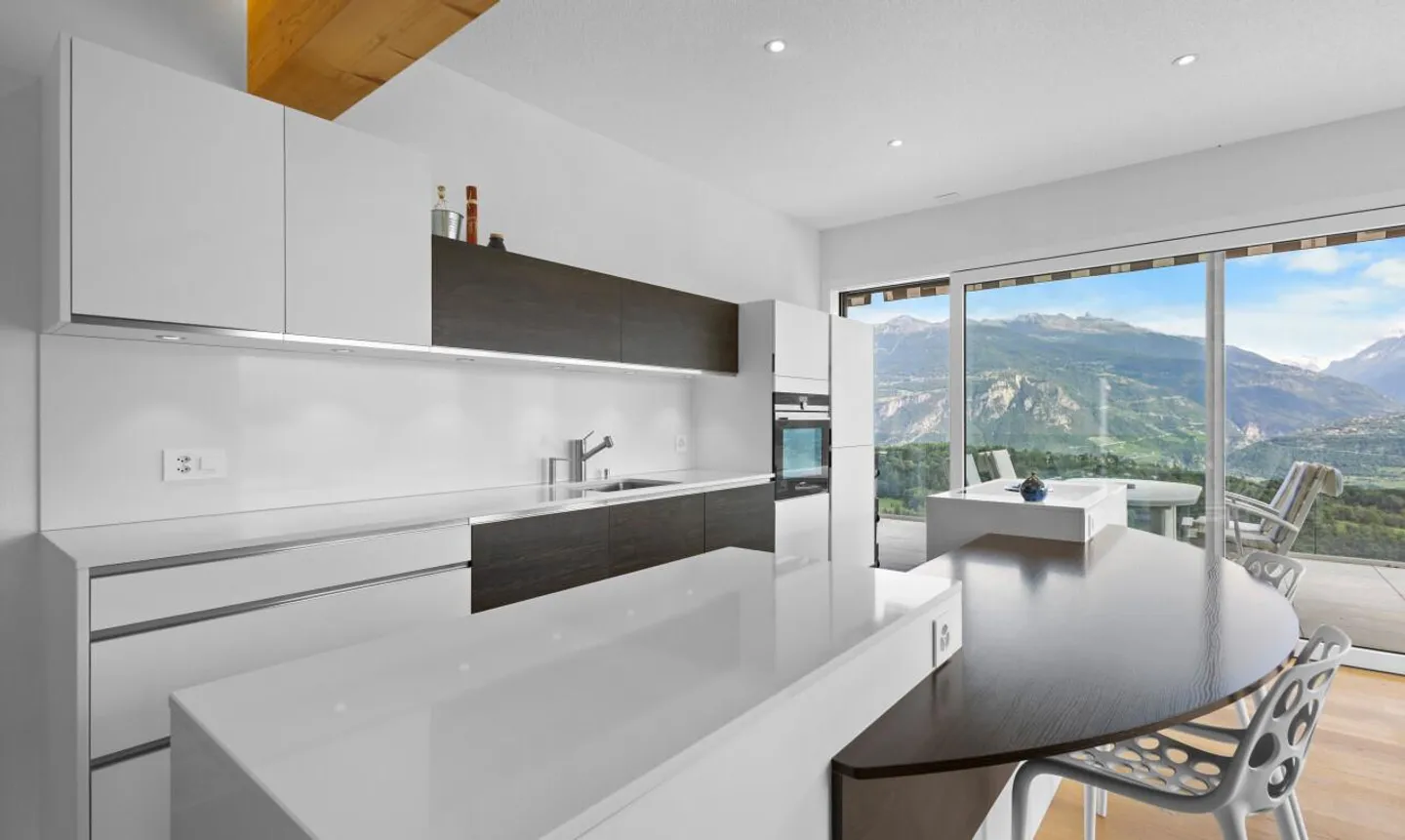 Außergewöhnliche Residenz: Obergeschoss mit Panoramablick auf die Alpen - Foto 5 von 11