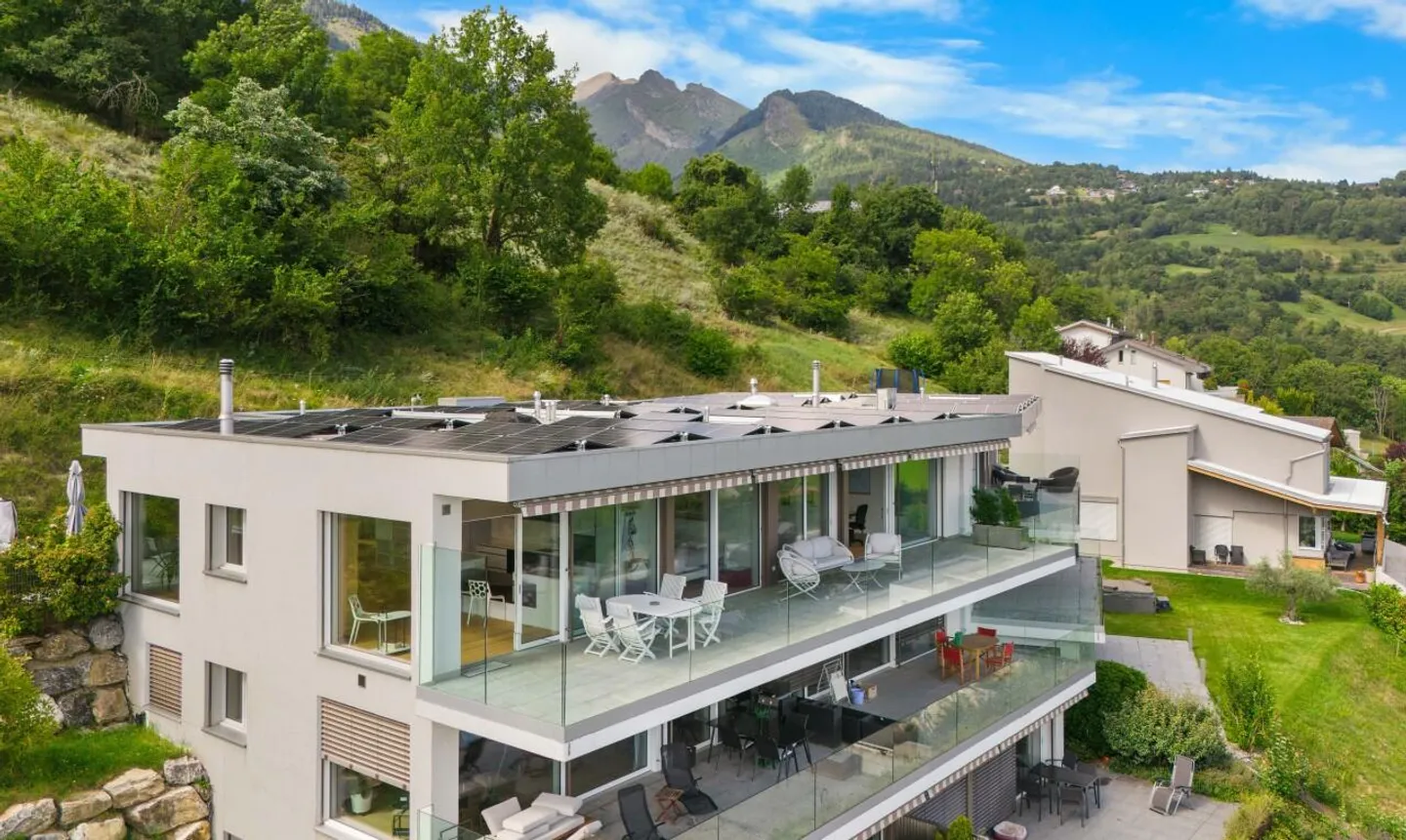 Außergewöhnliche Residenz: Obergeschoss mit Panoramablick auf die Alpen - Foto 1 von 11