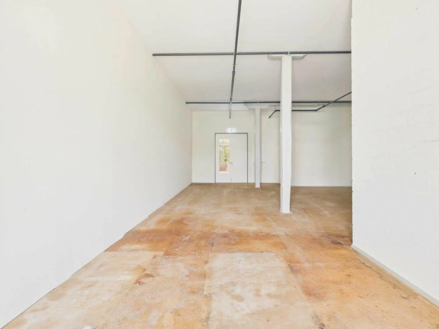 70 m2 commercial space in modern commercial building with direct goods lift... - Photo 2 of 7
