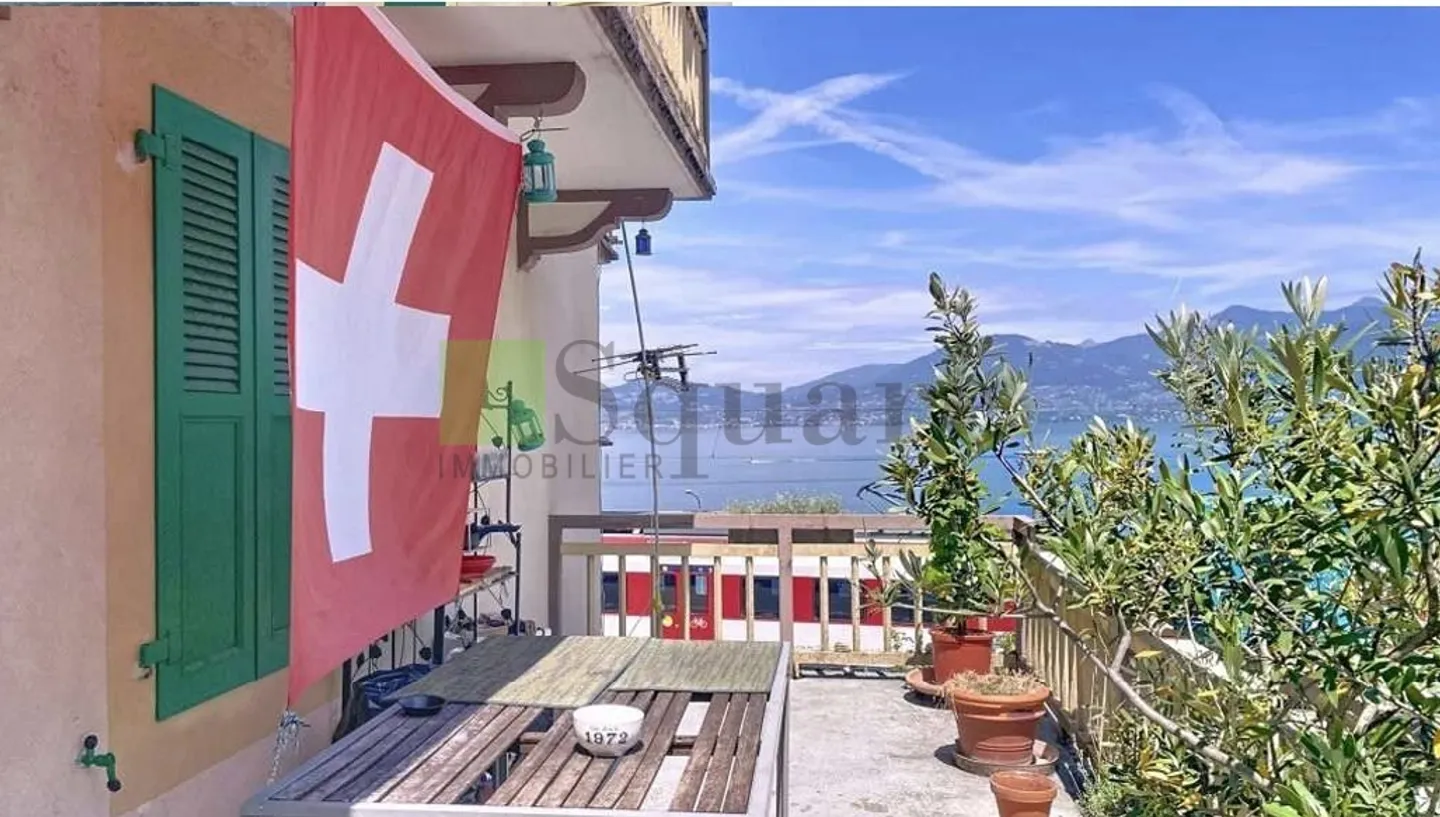 House with panoramic view of Lake Geneva - Photo 1 of 4