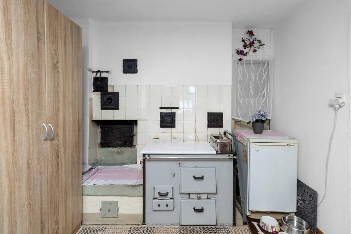 Casa a schiera di 9 stanze in una posizione tranquilla e rurale - Foto 9 di 13