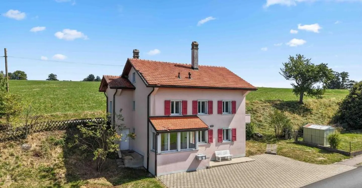 House with 2 apartments 5 min from Romont and 20 min from Bulle - Photo 1 of 6