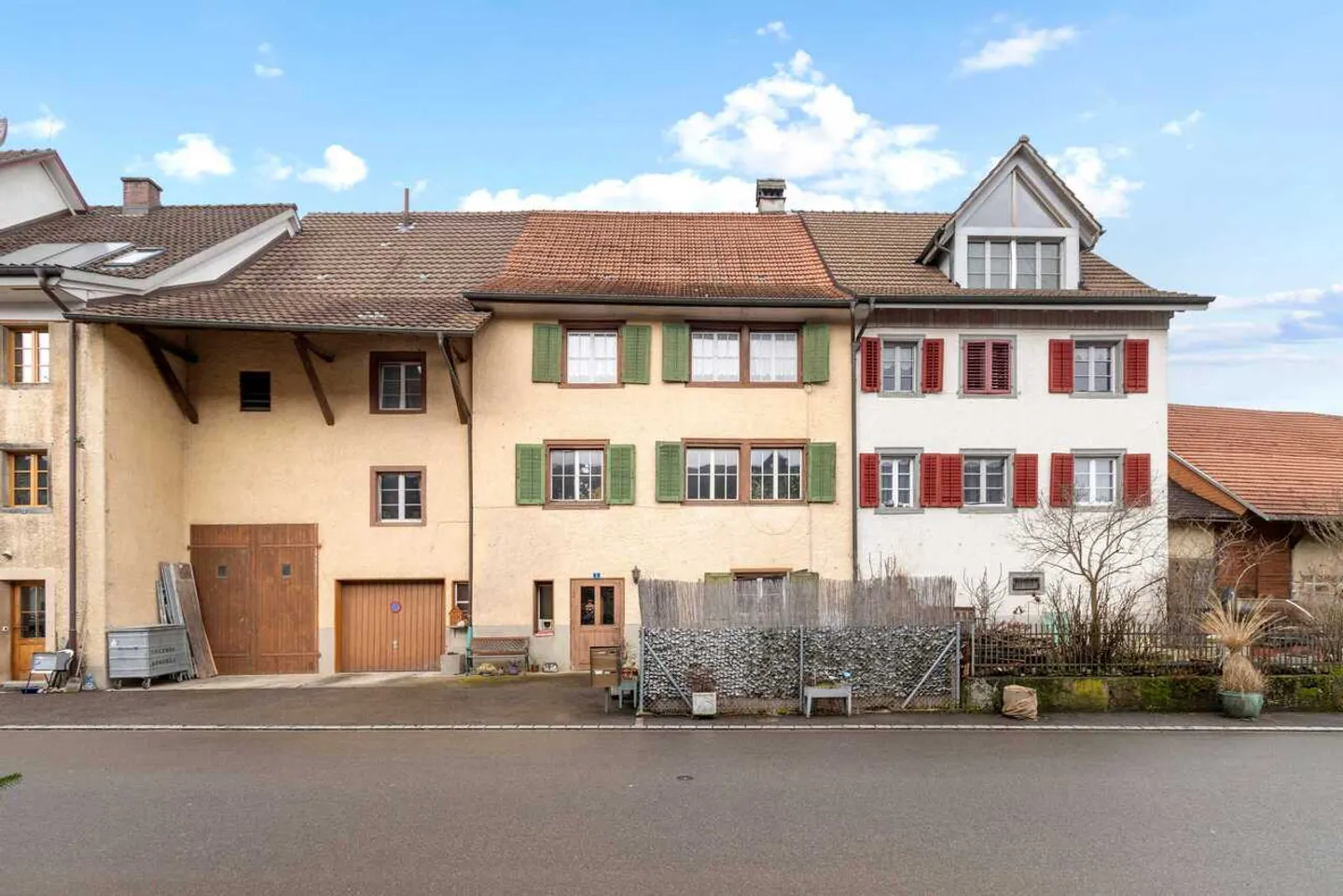 Casa a schiera di 9 stanze in una posizione tranquilla e rurale - Foto 12 di 13