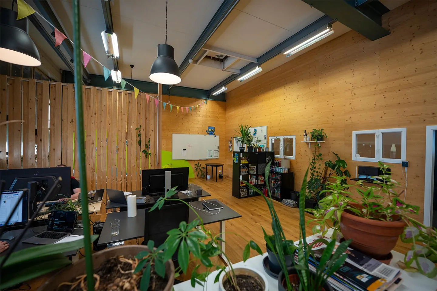 Günstiges Büro in kreativer Fabrik - Foto 1 von 7