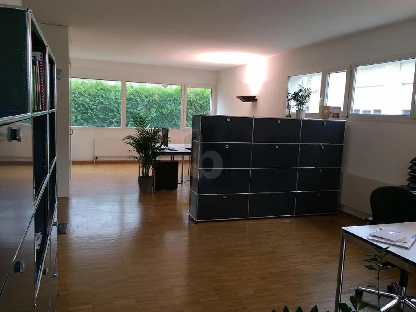 MODERN AND LIGHT-FLOODED - Photo 4 of 5