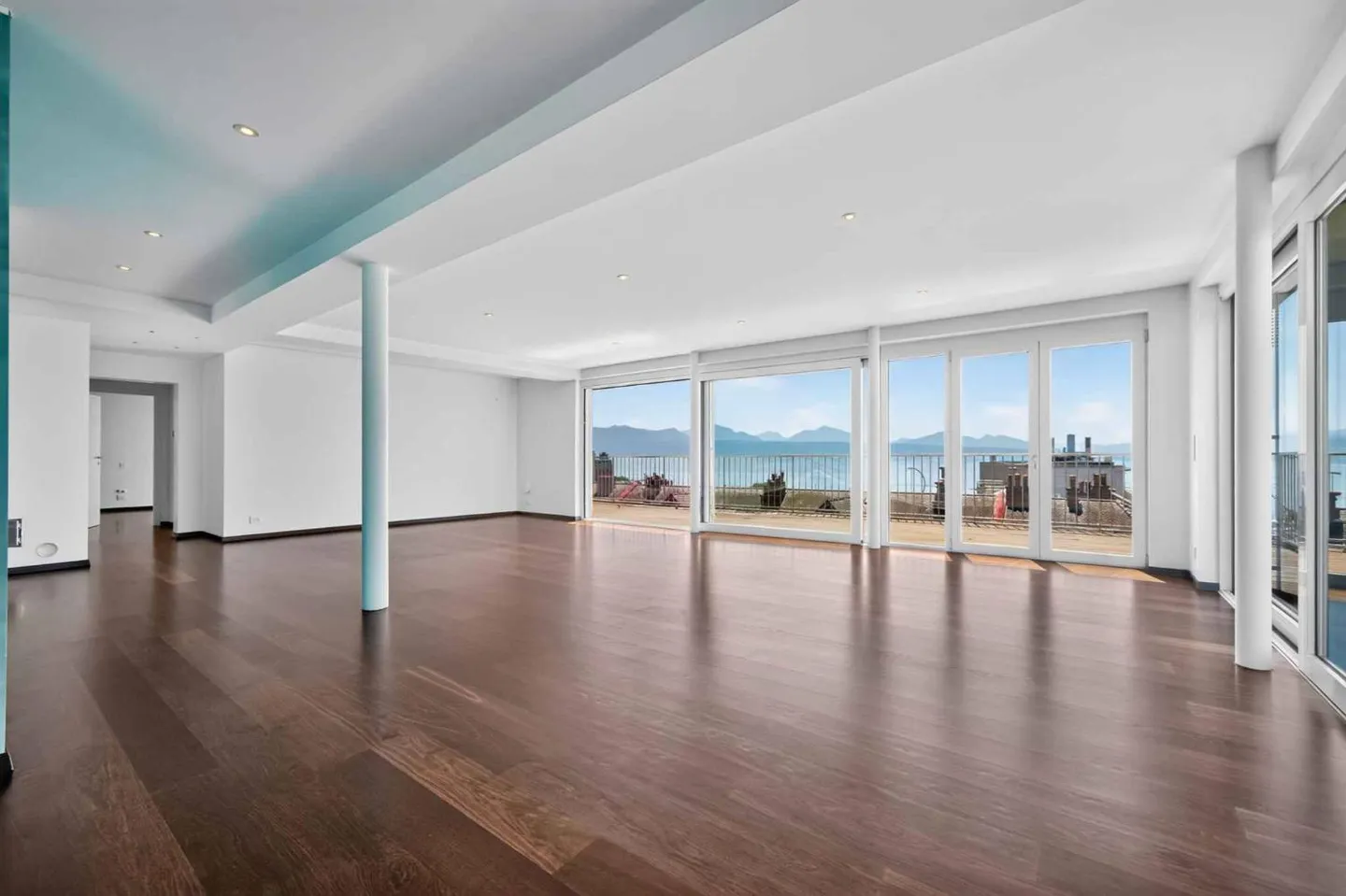 3.5 Room Apartment with High Standard and Breathtaking View of Lake Geneva - Photo 1 of 10