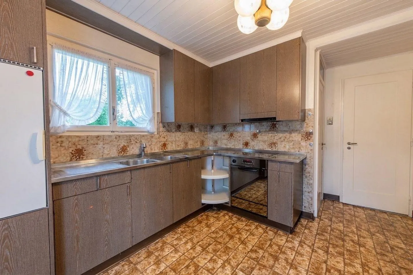 Einzigartiges Einfamilienhaus mit Bauland - Foto 4 von 13