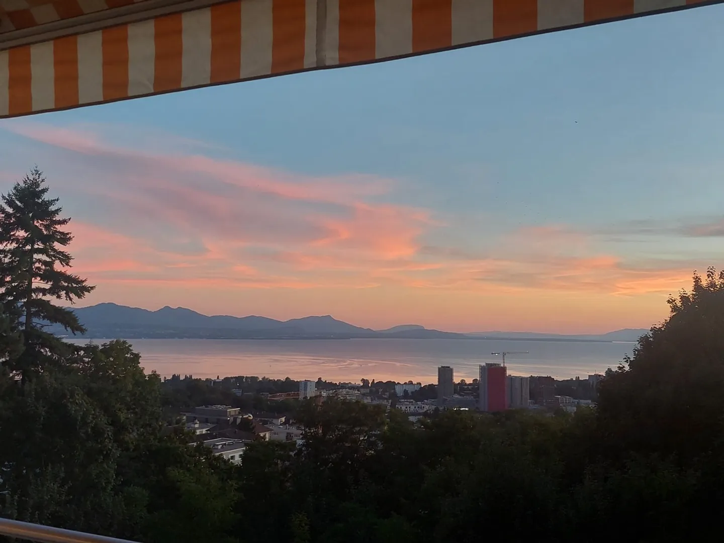 Zu vermieten - 4,5 Zimmer - 106m2 + Balkon - Quartier de Boisy-sur-Lausanne - Foto 1 von 15