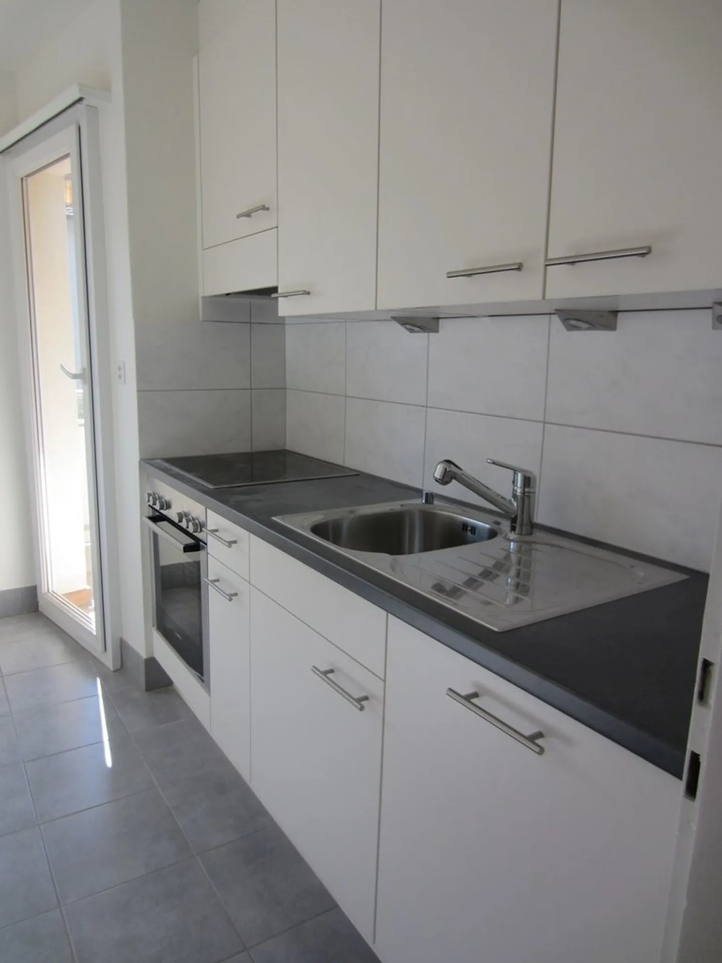 Charmante appartement 4 pièces à Münchenstein à louer - Photo 2 sur 12