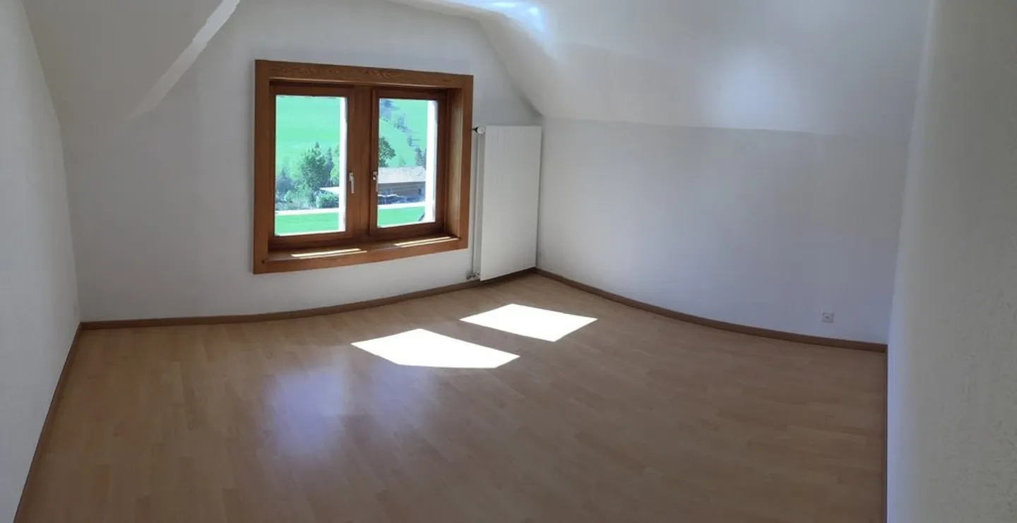 Schönes 4.5-Zimmer-Apartment in Renan - Foto 5 von 8