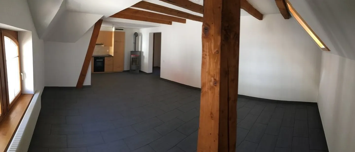 Schönes 4.5-Zimmer-Apartment in Renan - Foto 3 von 8