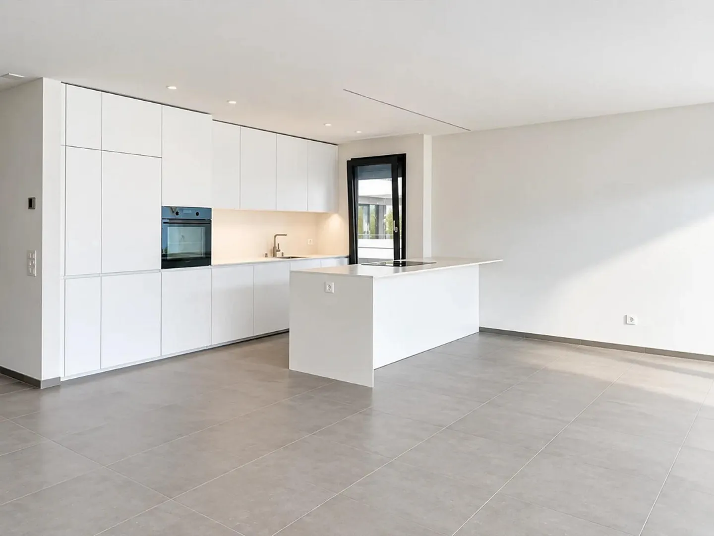 New modern 3.5-room apartment in Minusio - Photo 1 of 8