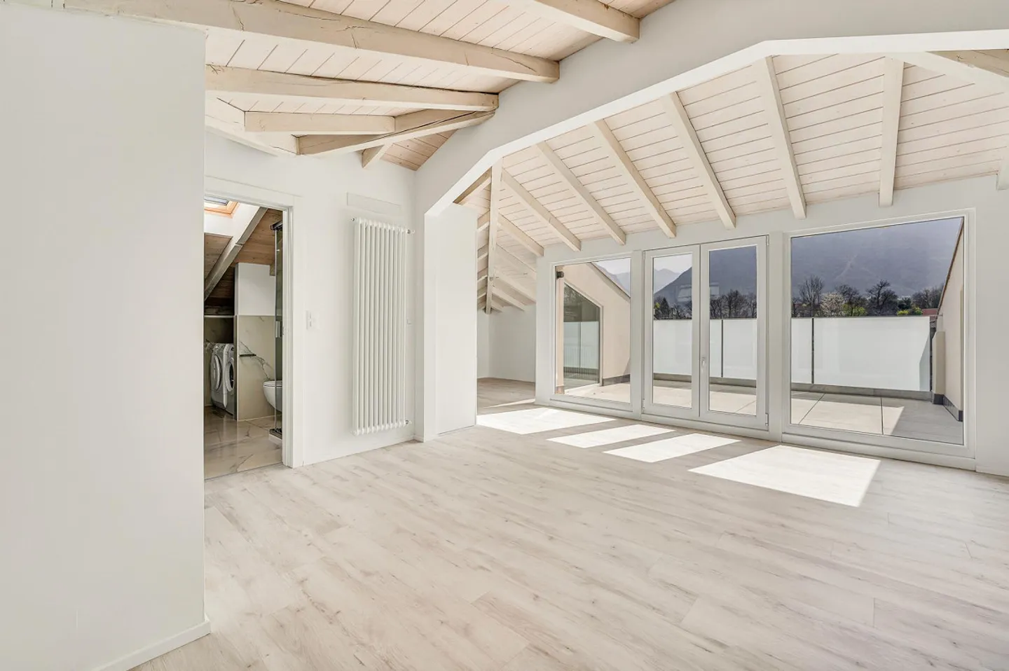 Attico ristrutturato - Foto 1 di 10