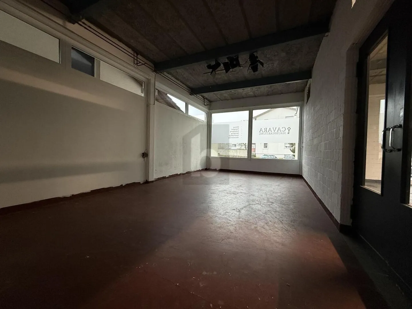 BEAUCOUP D'ESPACE, TOP CONNEXION & PRÊT À COMMENCER IMMÉDIATEMENT - Photo 4 sur 6