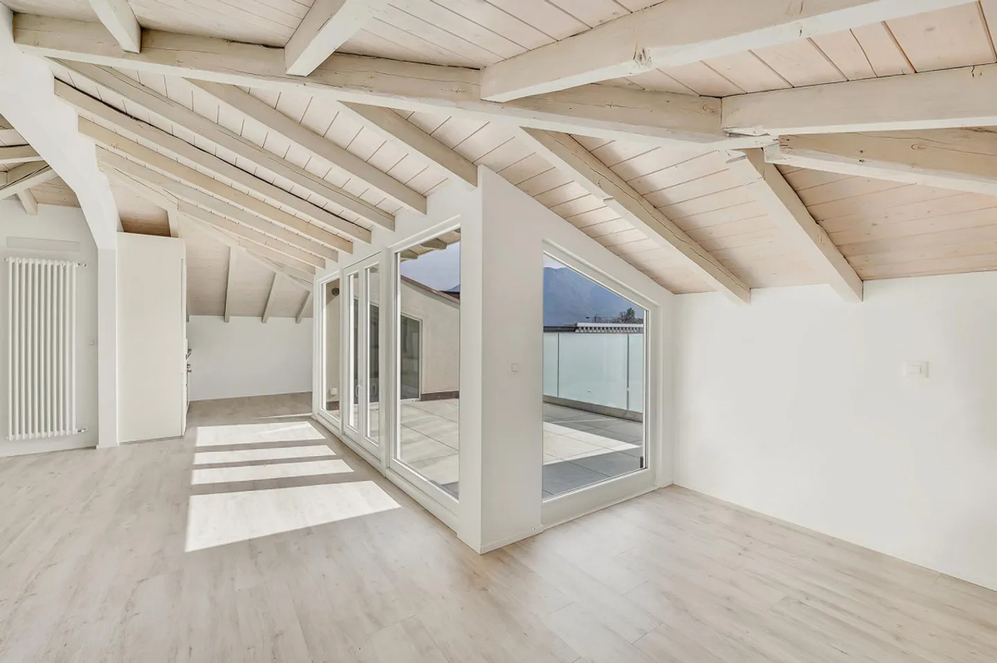 Attico ristrutturato - Foto 5 di 10