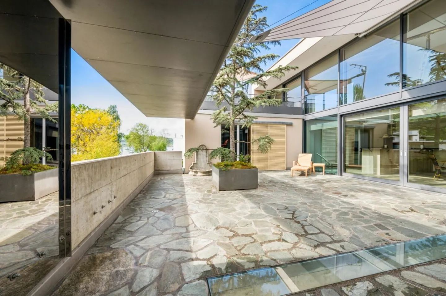 Exclusive 6.5-Room Villa Near the Lake - Photo 10 of 14